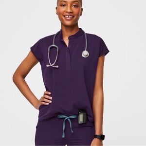 FIGS Women's Scrub Top